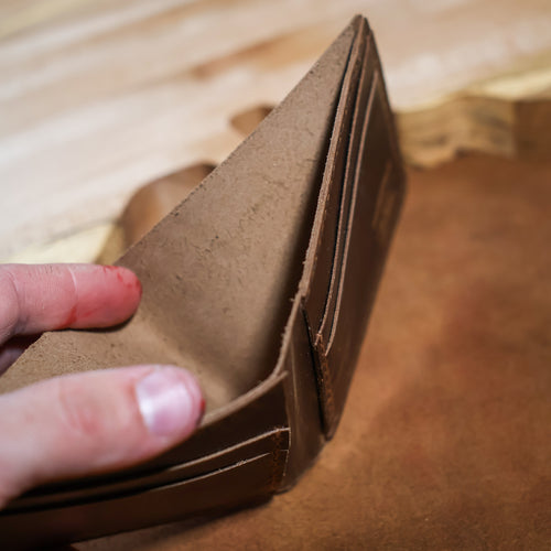 6 Pocket Bi-Fold - Walnut