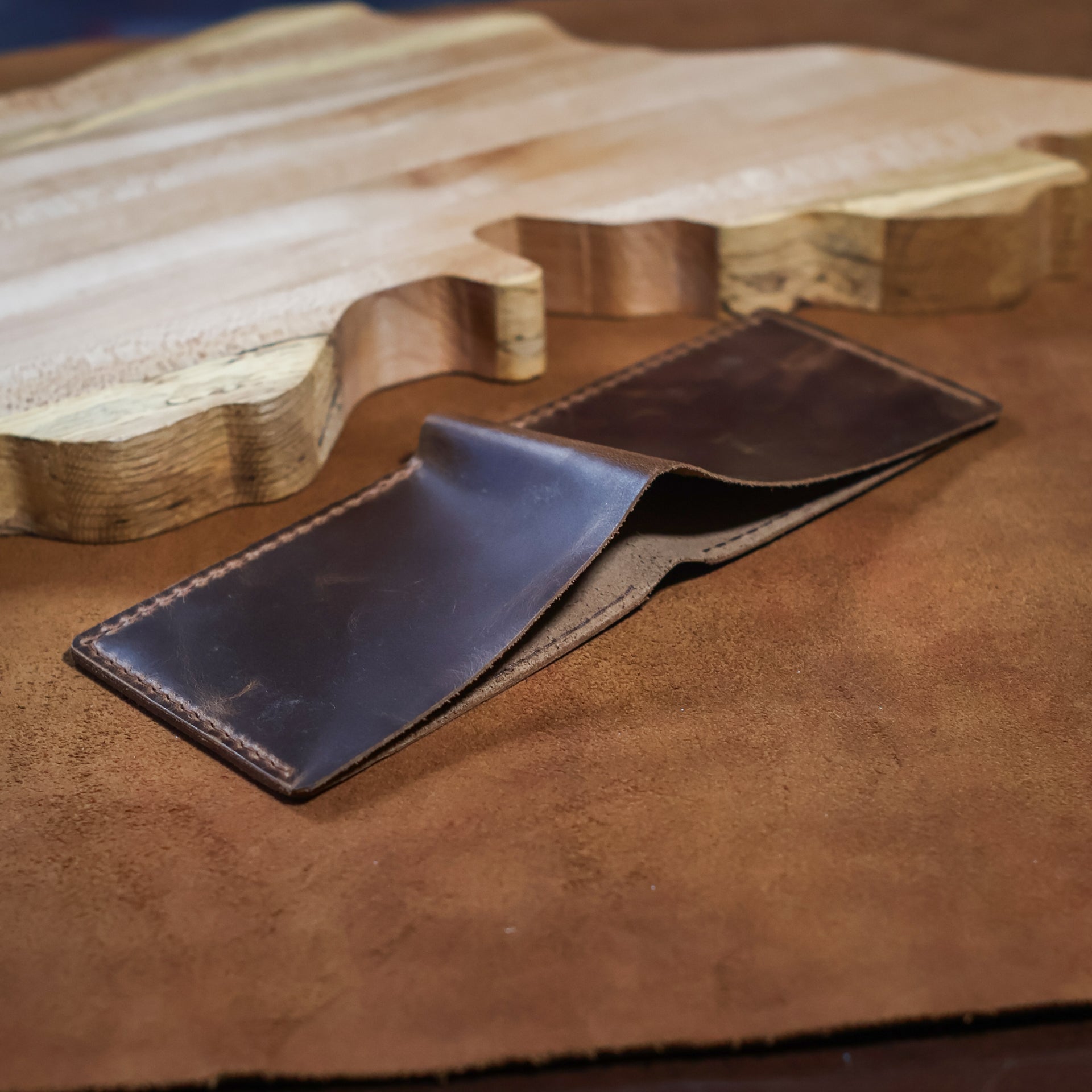 6 Pocket Bi-Fold - Walnut