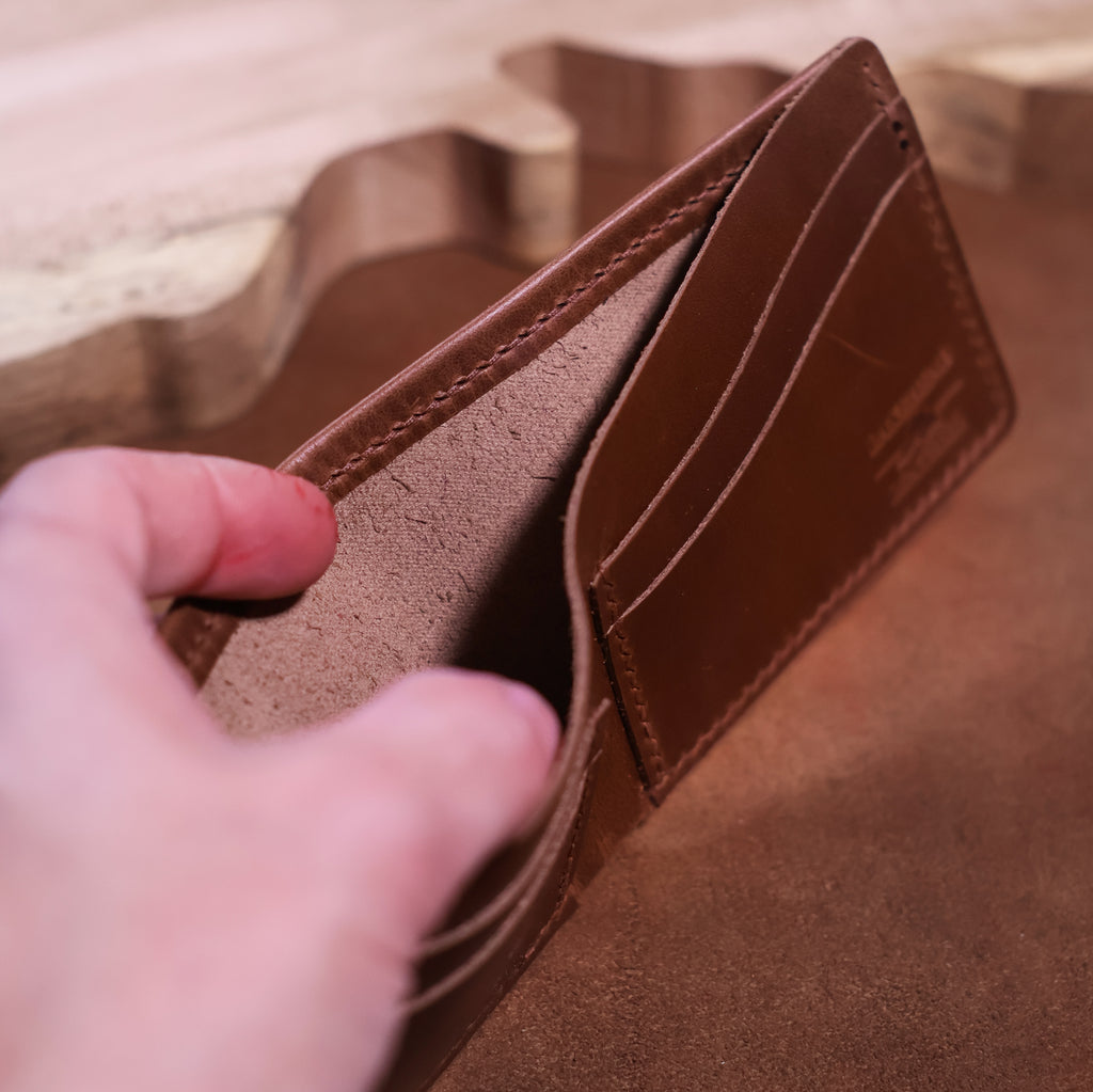 Minimalist Bi-Fold - Black/Red