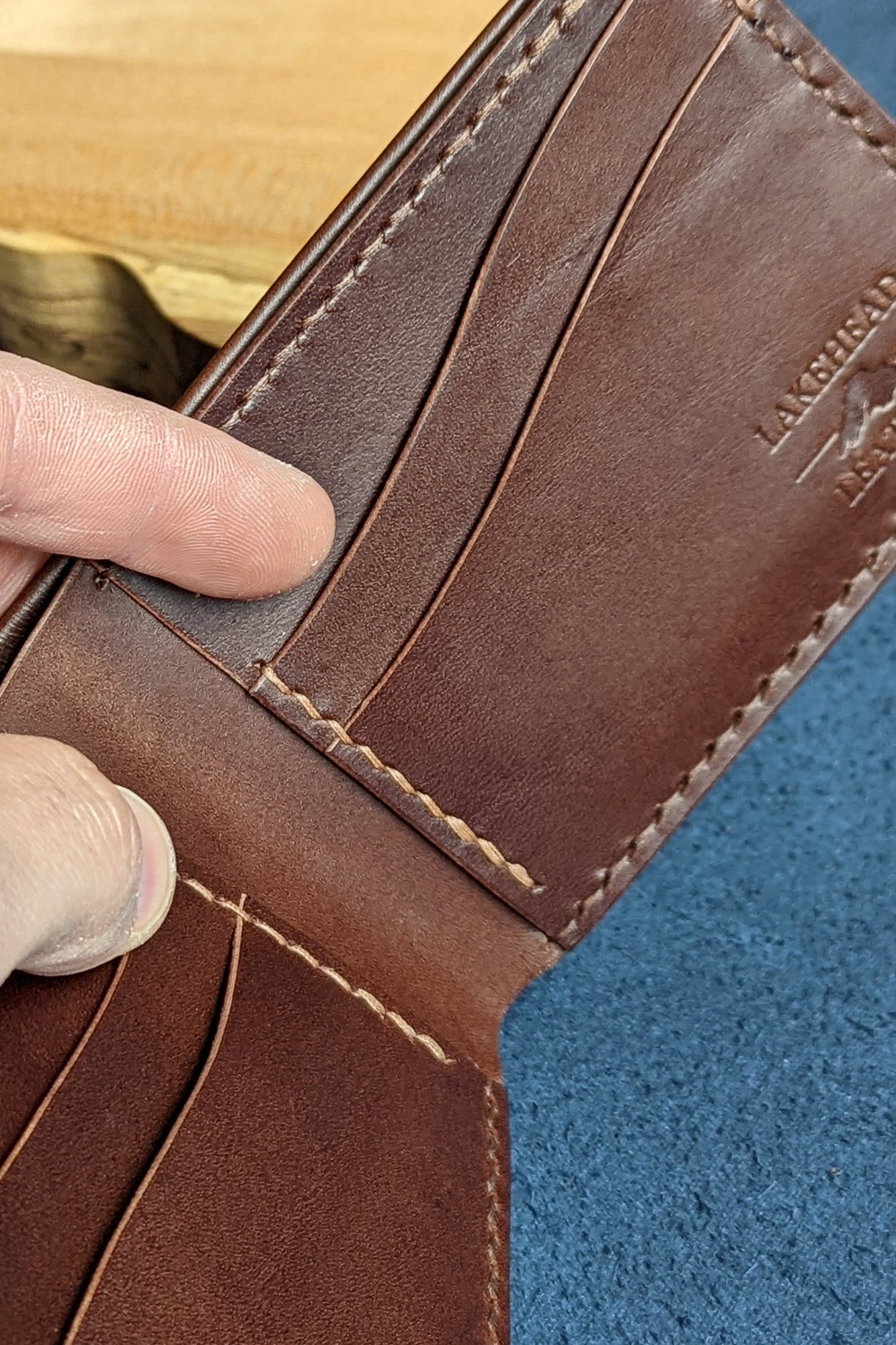 Bi-Fold - Walnut Buttero