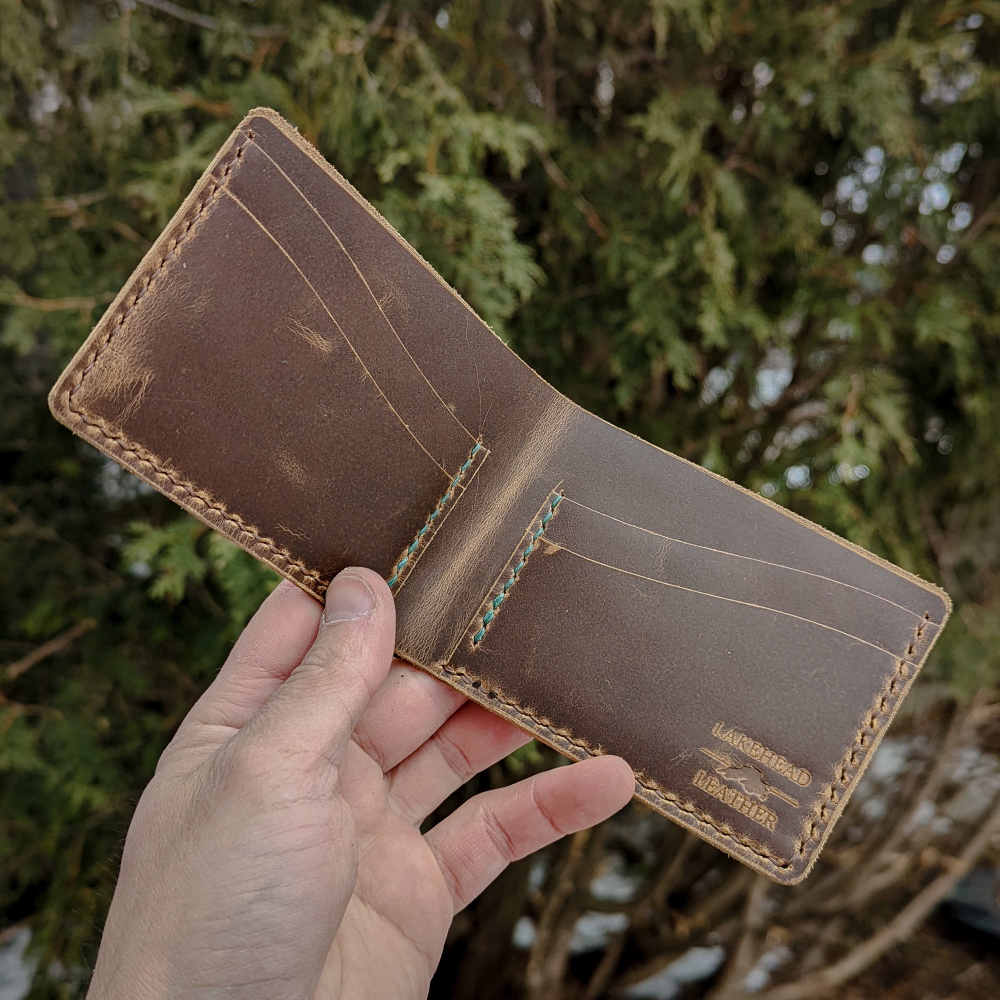 Minimalist Bi-Fold - Walnut
