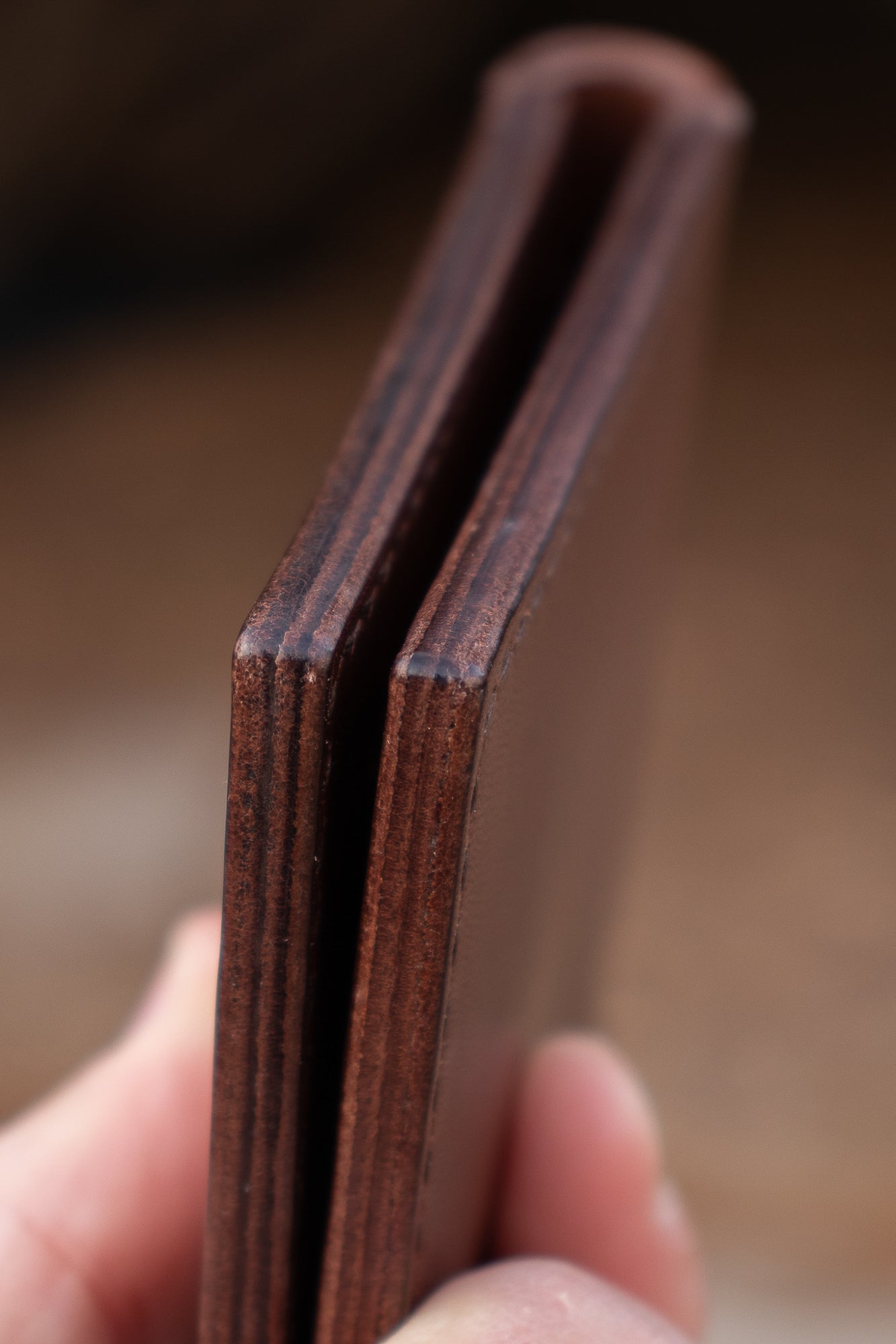Bi-Fold - Walnut Buttero