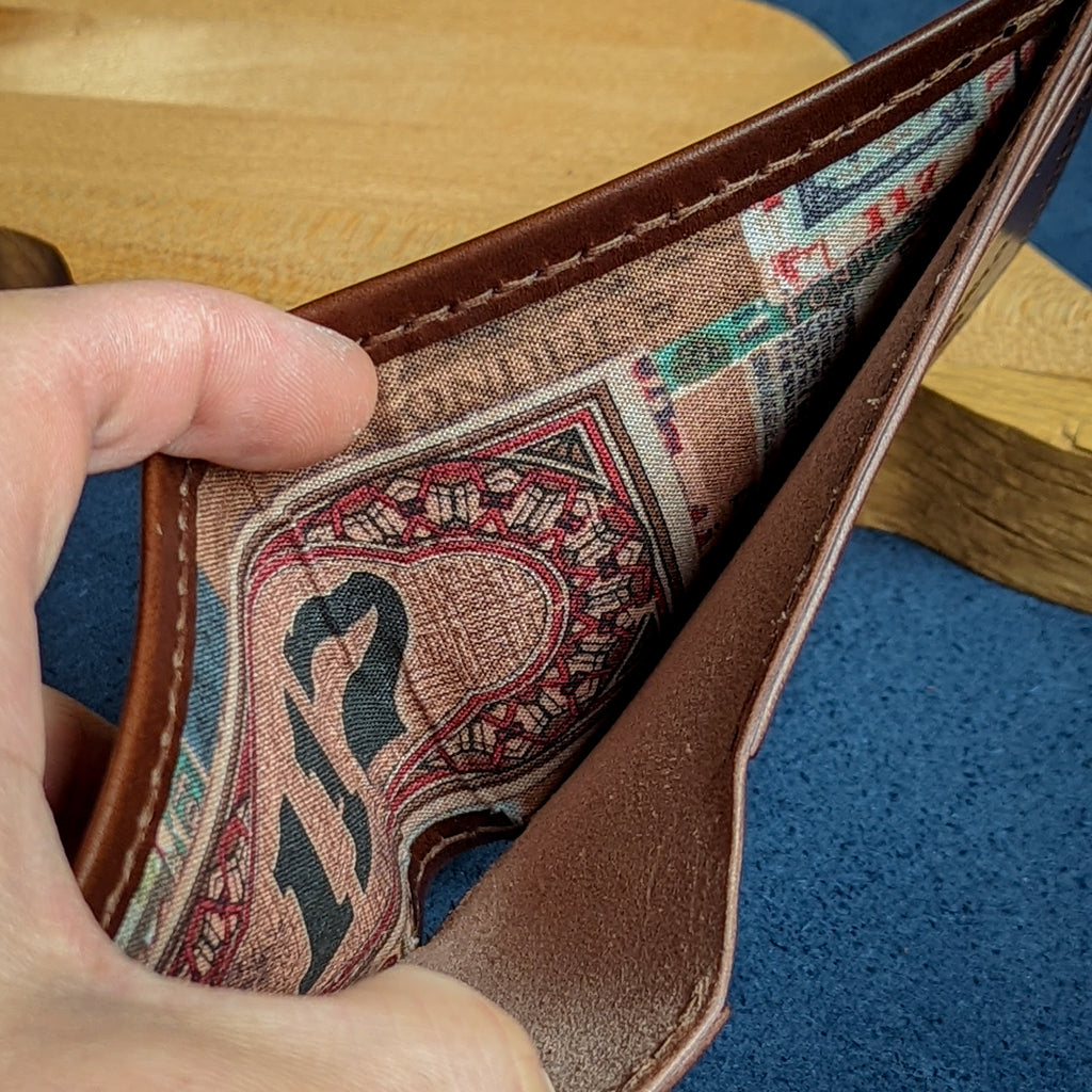 Bi-Fold - Walnut Buttero